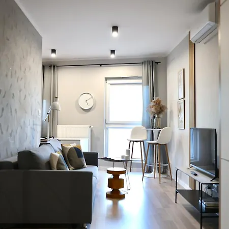 Capital Towers Scenique Апартаменти