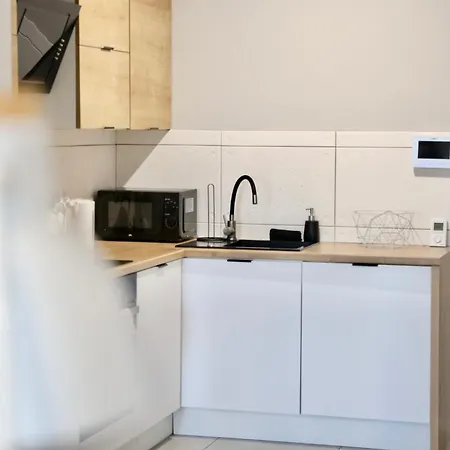 Capital Towers Scenique Апартаменти *